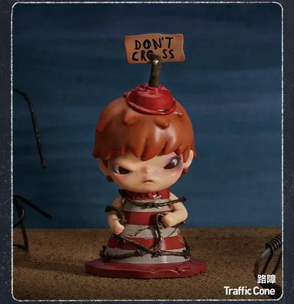 Hirono Shelter Series—Figuras